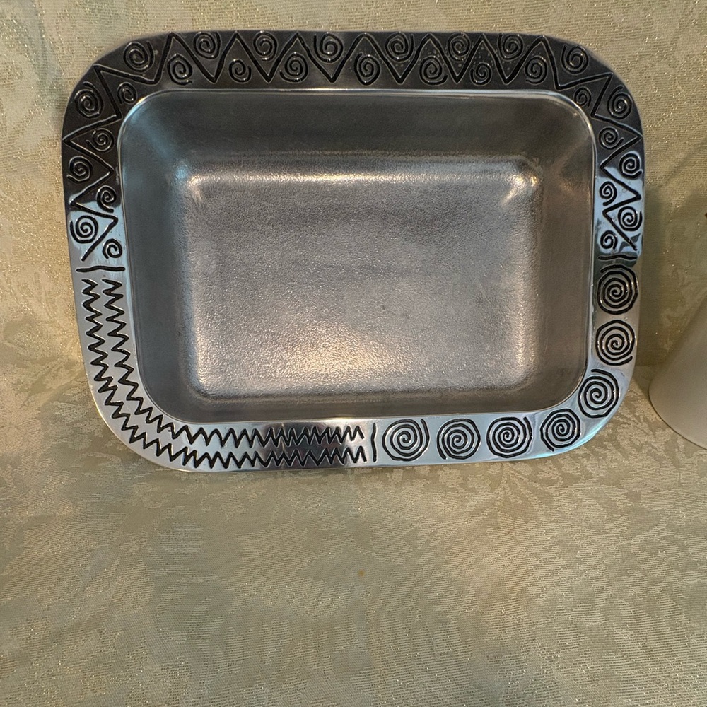 Wilton Armetale Reggae Serving Tray - Picture 2 of 7